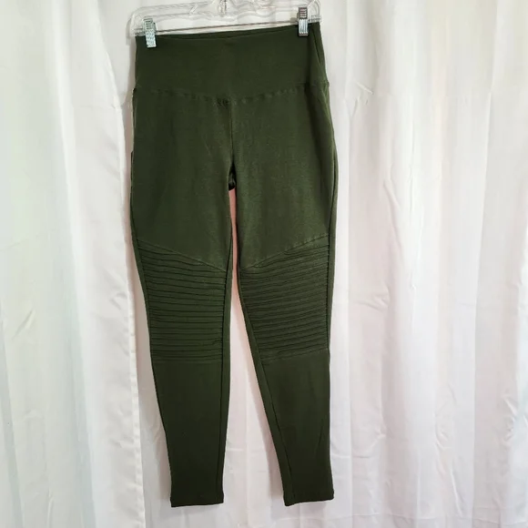 Zenana Outfitters Amy Green Cotton Wide Waistband Moto Leggings - Picture 2 of 11